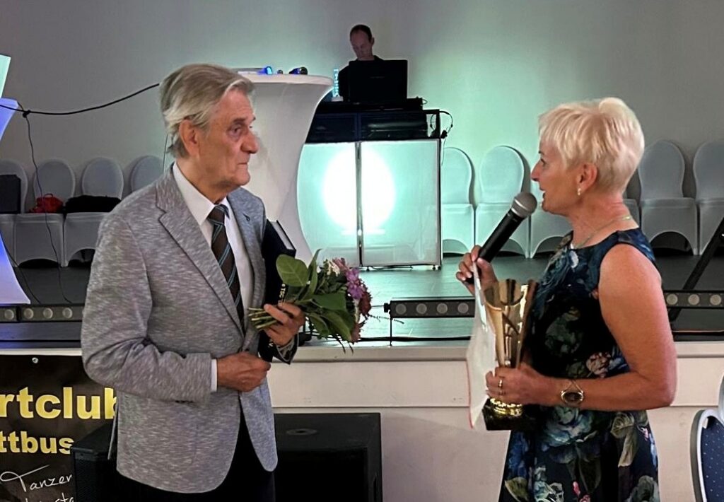 Ein Leben für den Tanzsport: Ehrenpokal für Peter Winter